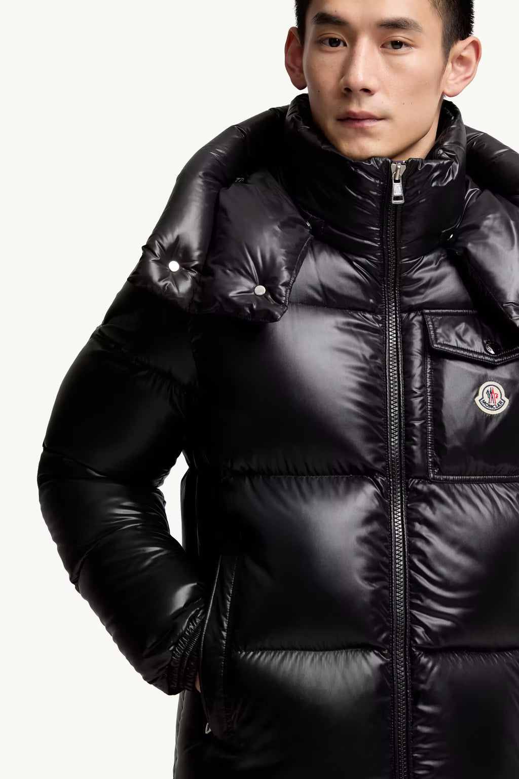 Giacca Uomo Down Corta con Cappuccio - Moncler Montbeliard